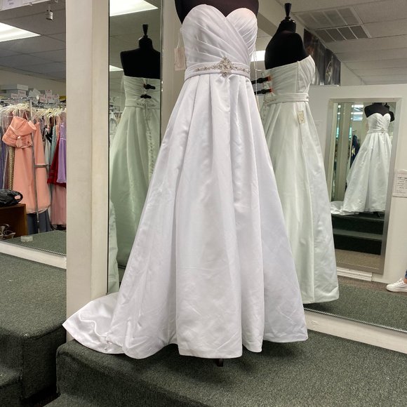 COPY - Ella Rosa BE118 Wedding Gown - Picture 1 of 8